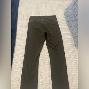 Lululemon cropped wunder under leggings